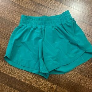 Lululemon track that size 6 shorts
